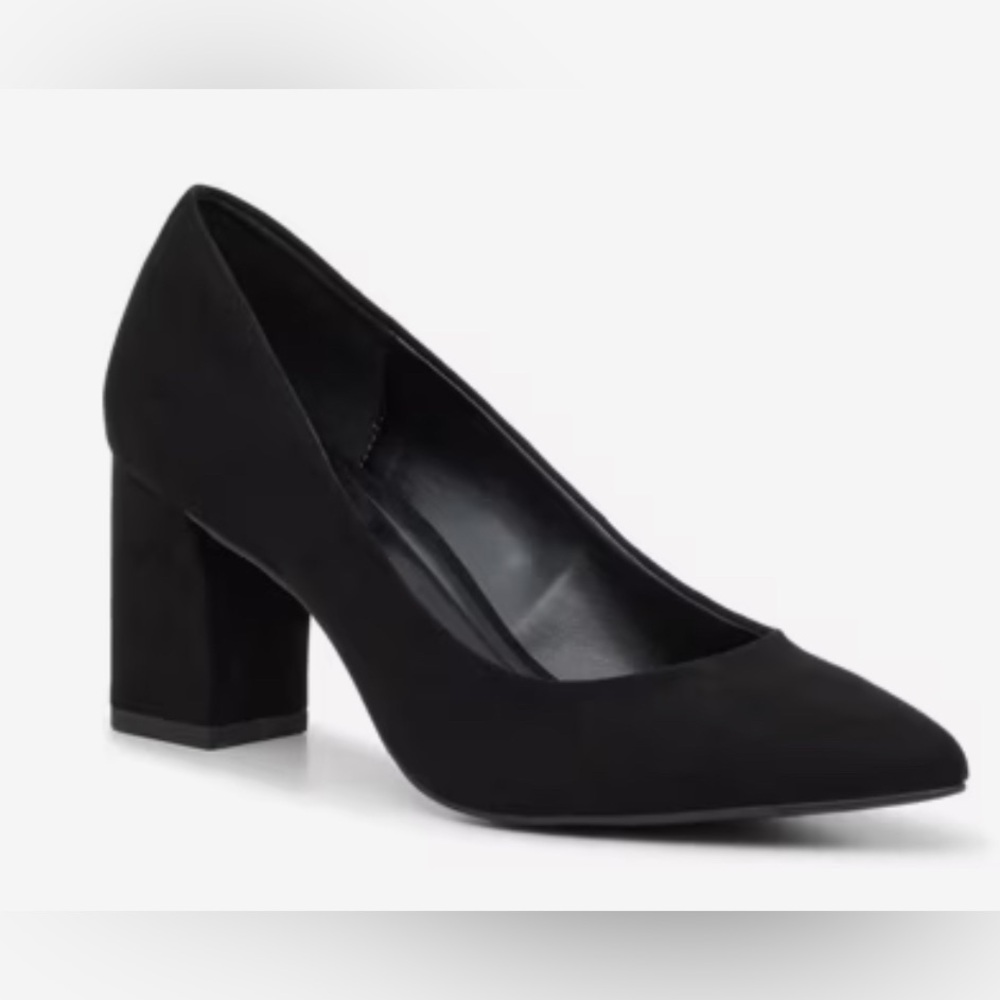 Kelly‎ & Katie Phyliss Pump